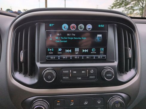 Used 2016 Chevrolet Colorado Z71 AWD/4WD image 19