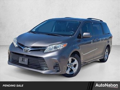 Used 2018 Toyota Sienna LE