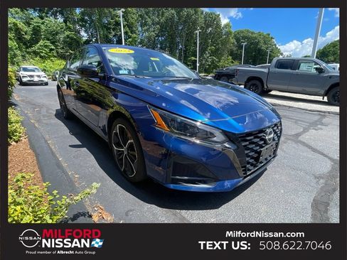 Certified 2023 Nissan Altima 2.5 SR w/ SR Premium Package AWD/4WD image 8