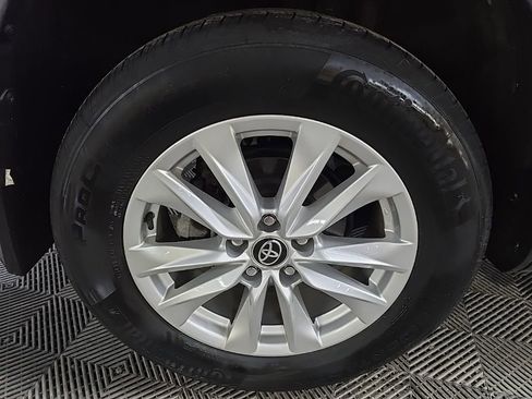 Used 2023 Toyota Corolla Cross LE w/ Moonroof Package AWD/4WD image 14