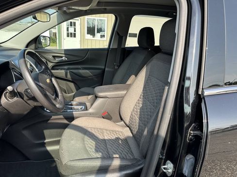 Used 2018 Chevrolet Equinox LT w/ Sun & Infotainment Package AWD/4WD image 2