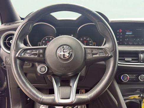 Used 2023 Alfa Romeo Stelvio Ti AWD/4WD image 15