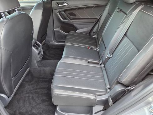 Used 2022 Volkswagen Tiguan SE R-Line AWD/4WD image 11