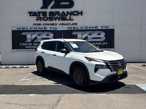 Used 2024 Nissan Rogue S FWD image 3