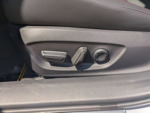 New 2026 Toyota Prius Plug-In Hybrid image 4