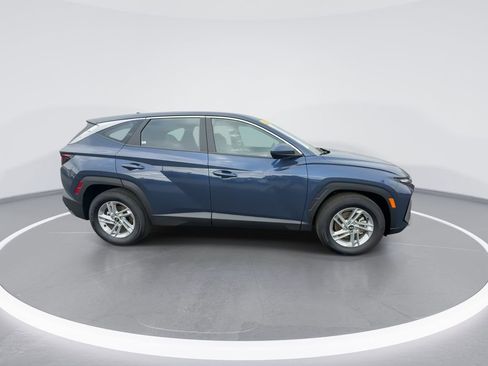 Certified 2025 Hyundai Tucson SE FWD image 9