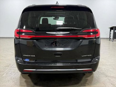 Used 2022 Chrysler Pacifica Limited image 5