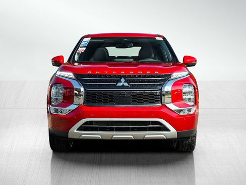 New 2025 Mitsubishi Outlander SE image 2