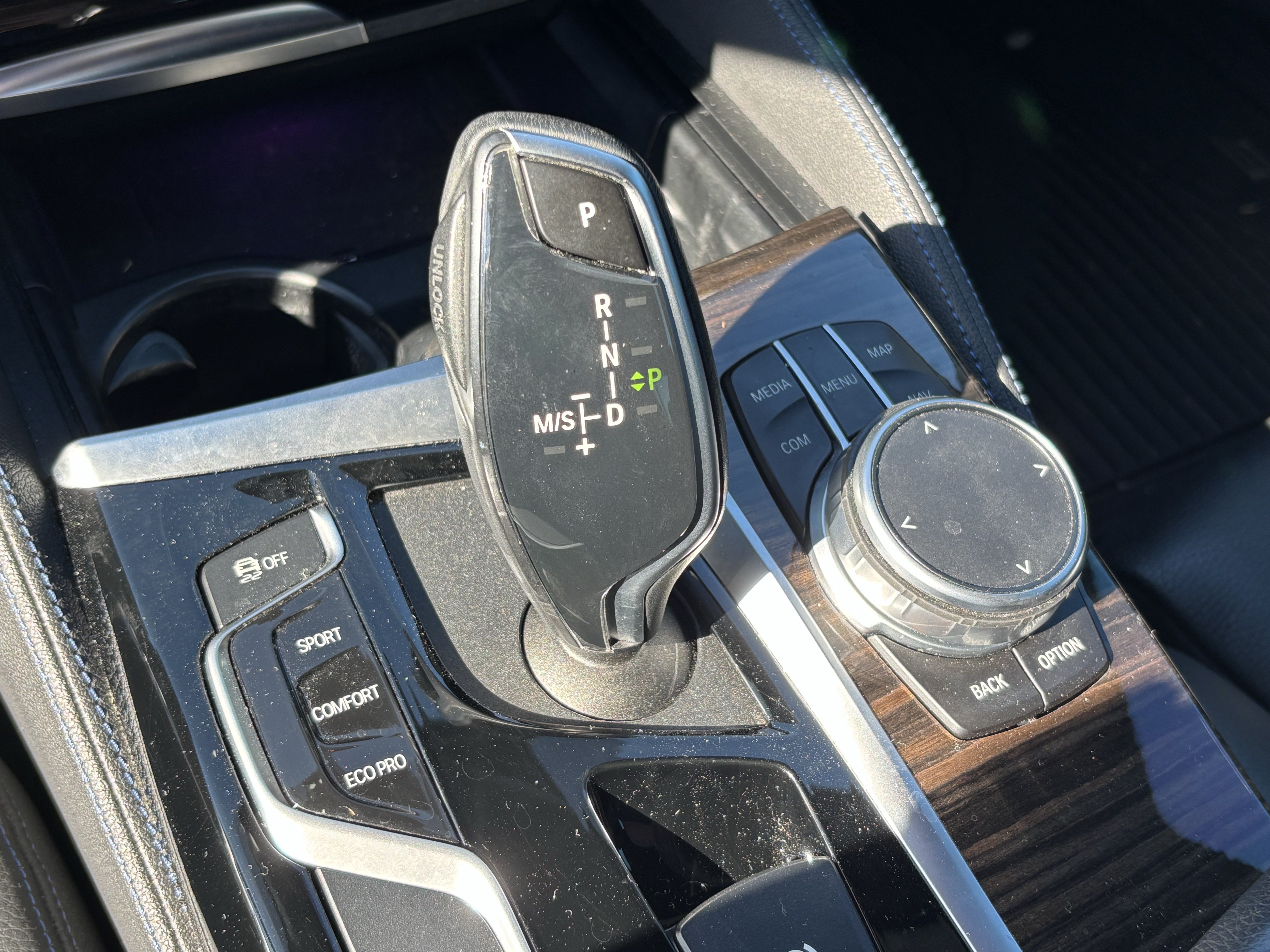 Used 2020 BMW 530i w/ M Sport Package RWD image 27