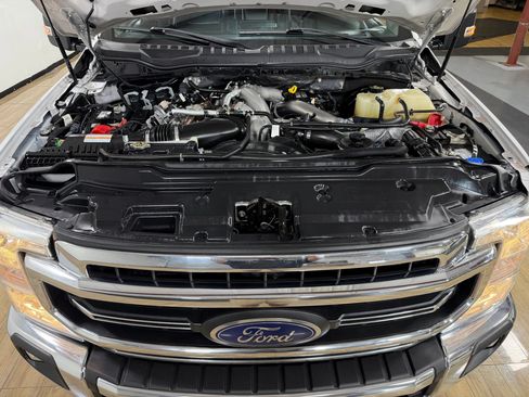 Used 2020 Ford F250 Lariat w/ Lariat Ultimate Package AWD/4WD image 11
