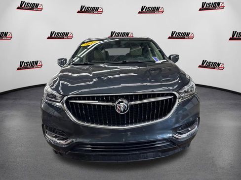 Used 2019 Buick Enclave Essence image 2