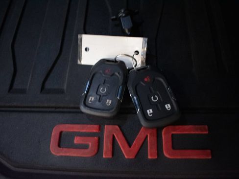 Used 2020 GMC Terrain SLE w/ Driver Convenience Package AWD/4WD image 26