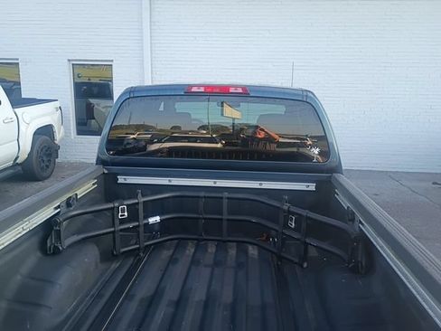 Used 2013 Nissan Frontier SV w/ SV Value Truck Pkg AWD/4WD image 18