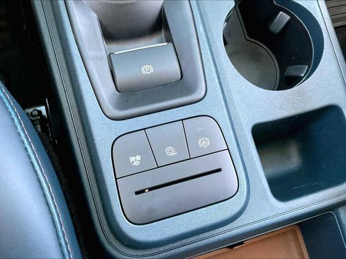 Used 2022 Ford Maverick Lariat w/ Lariat Luxury Package image 32