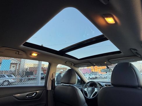 Used 2015 Nissan Rogue SL w/ SL Premium Package image 19