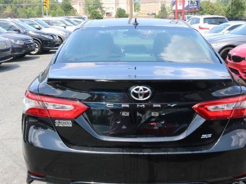 Used 2019 Toyota Camry SE FWD image 6