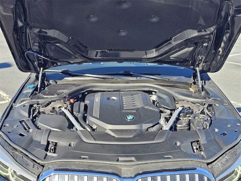 Used 2022 BMW 740i 740i w/ M Sport Package image 26