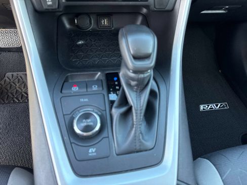 Used 2024 Toyota RAV4 XLE image 24
