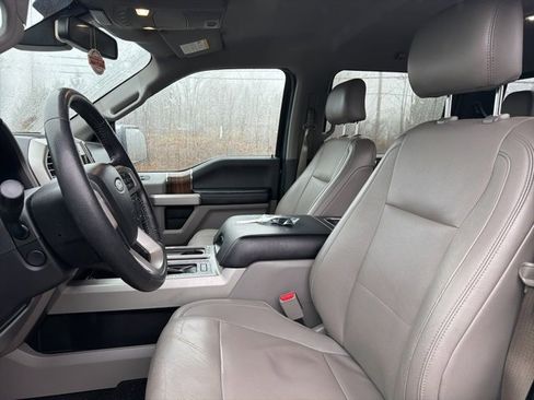 Used 2016 Ford F150 Lariat w/ Equipment Group 502A Luxury image 19