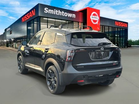 Certified 2025 Nissan Kicks SR w/ Illumination Package image 8