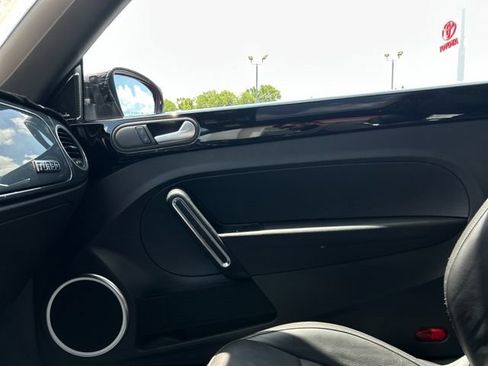 Used 2012 Volkswagen Beetle 2.0T FWD image 30