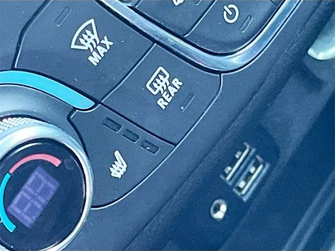 Used 2023 Chevrolet Traverse RS image 20