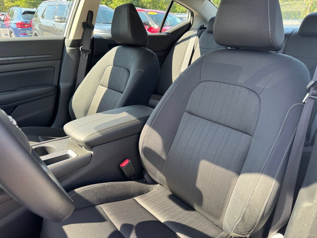 Used 2025 Nissan Altima 2.5 S FWD image 15