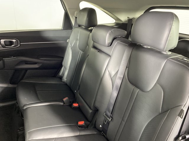 Used 2025 Kia Sorento S FWD image 31