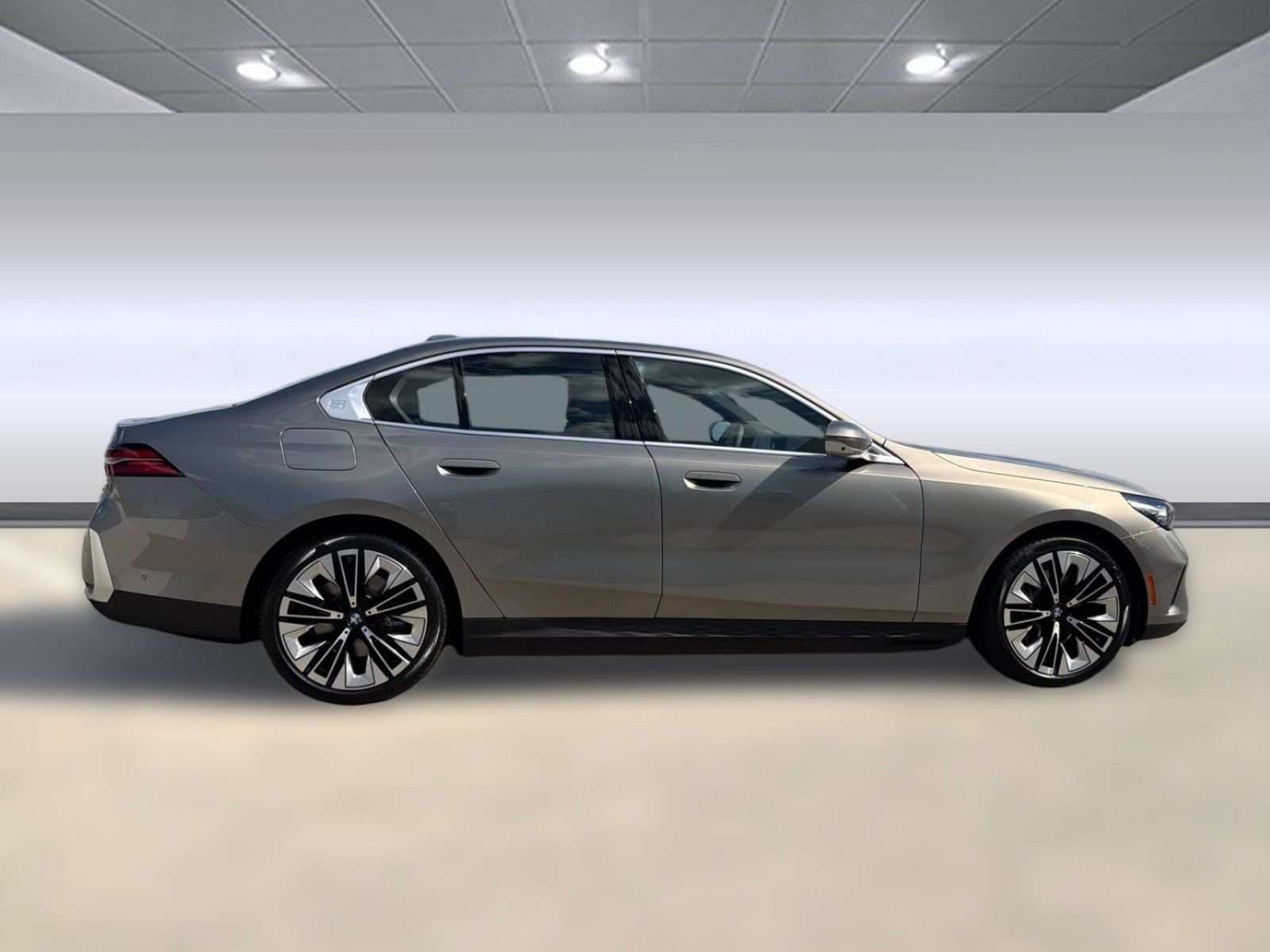 New 2027 BMW i5 eDrive40 w/ Premium Package RWD image 7