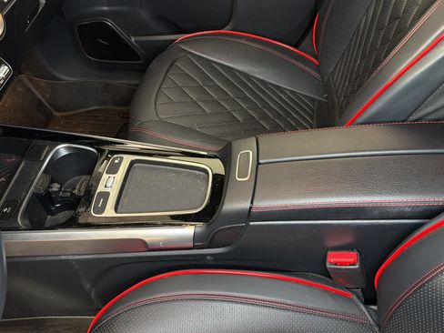 Used 2025 Mercedes-Benz GLB 250 image 26