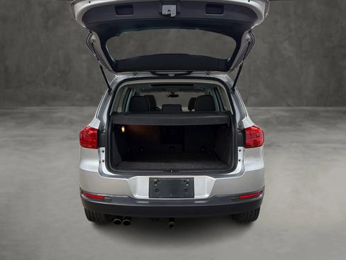 Used 2016 Volkswagen Tiguan SE image 12