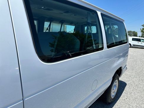 Used 2011 Ford E-350 and Econoline 350 XLT RWD image 17