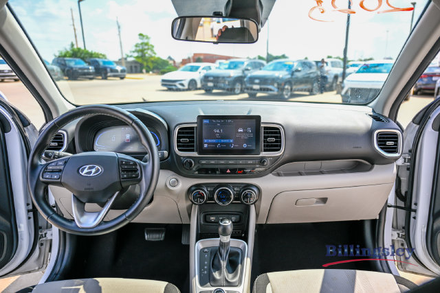 Certified 2025 Hyundai Venue SEL FWD image 13