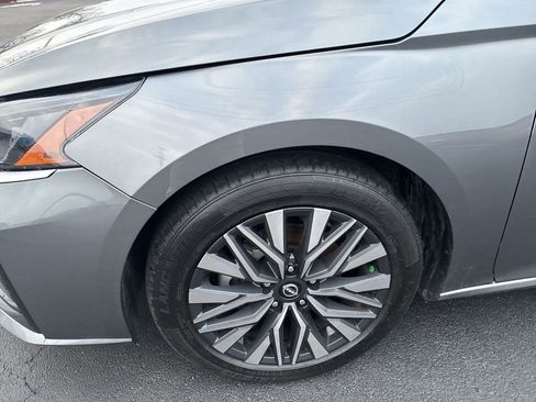 Used 2024 Nissan Altima 2.5 SV image 10