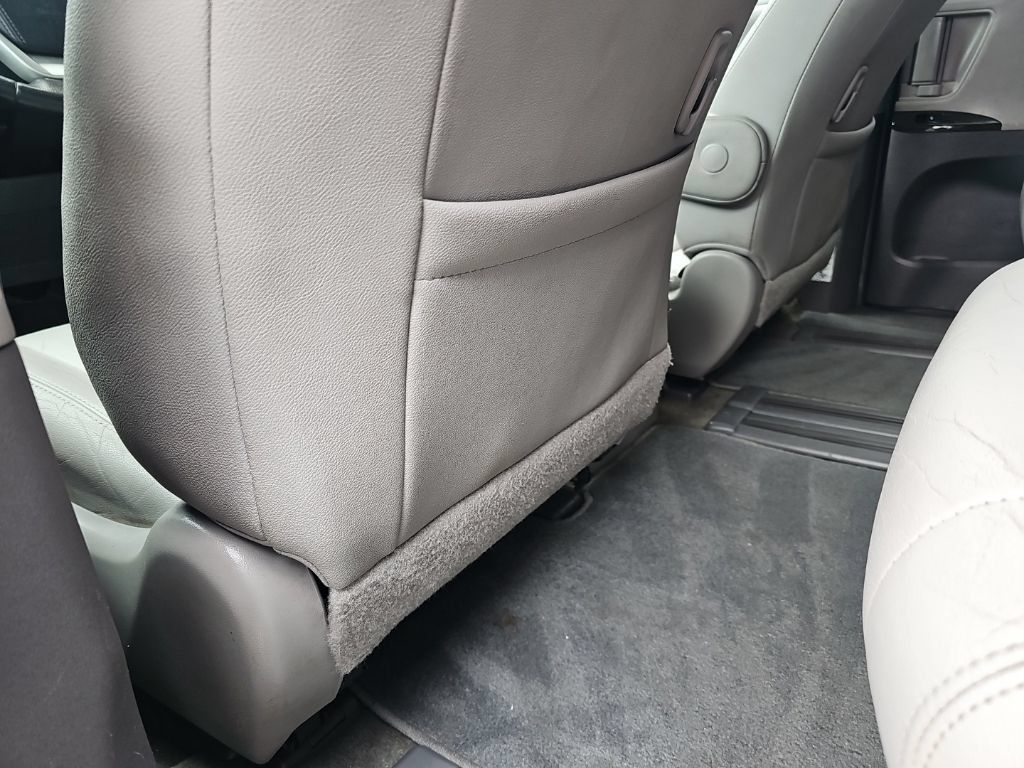 Used 2018 Toyota Sienna XLE w/ XLE Navigation Package FWD image 29