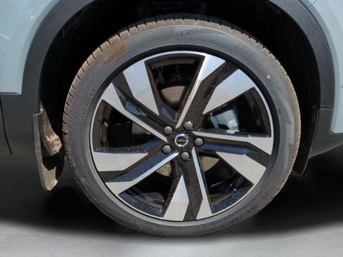 New 2026 Volvo XC40 B5 Ultra w/ Protection Package Premier AWD/4WD image 28