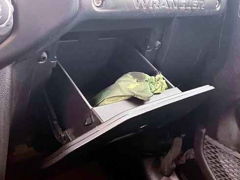 Certified 2022 Jeep Wrangler Unlimited Sport image 25