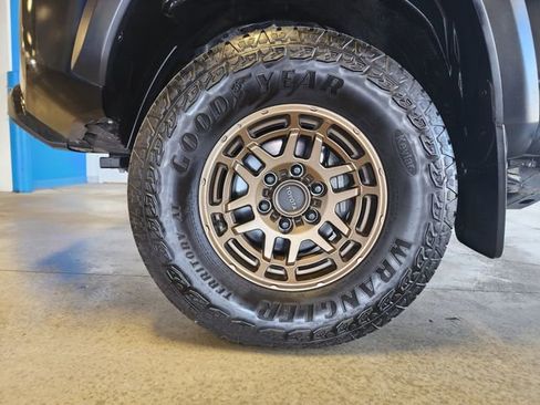 Used 2023 Toyota Tacoma 4x4 Double Cab w/ Trail Edition image 9