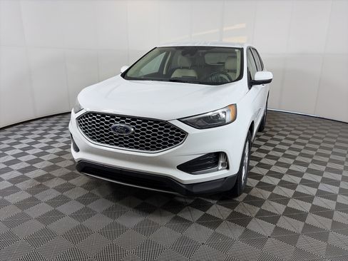 Used 2024 Ford Edge SEL w/ Convenience Package image 2