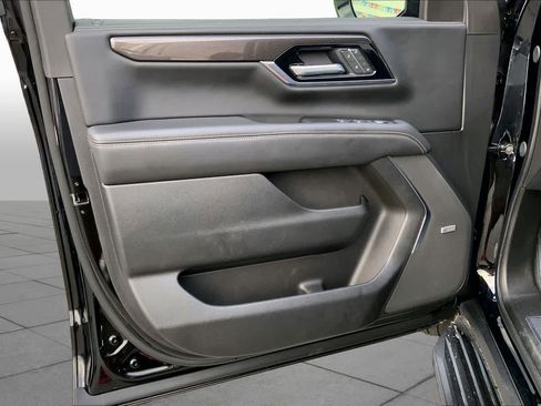 Used 2025 GMC Yukon Elevation AWD/4WD image 19