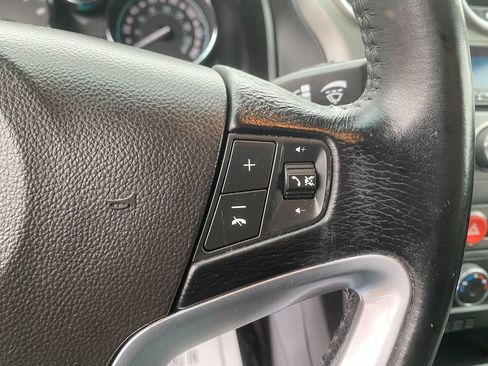 Used 2013 Chevrolet Captiva Sport LS image 17