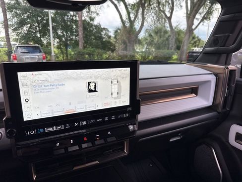 Used 2025 GMC Hummer EV 3X AWD/4WD image 56