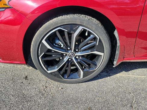 Used 2023 Nissan Altima 2.5 SR AWD/4WD image 4