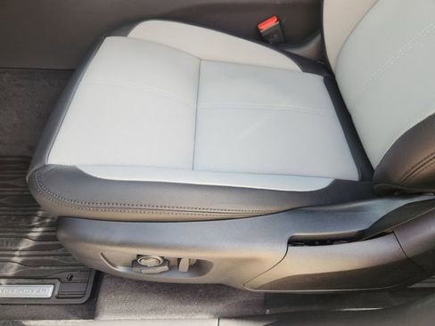 New 2026 Land Rover Range Rover Velar Dynamic SE image 17