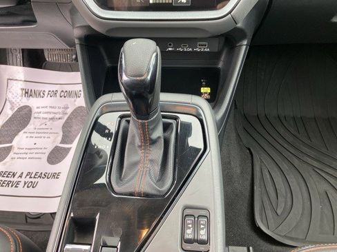 Used 2024 Subaru Crosstrek 2.5i Limited w/ Crosstrek Mirror Package image 18