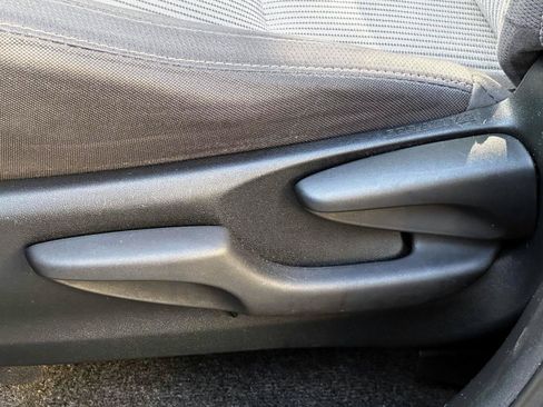Used 2013 Toyota RAV4 XLE AWD/4WD image 12