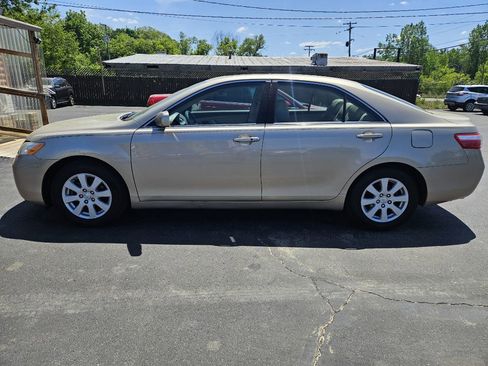 Used 2007 Toyota Camry LE FWD image 6