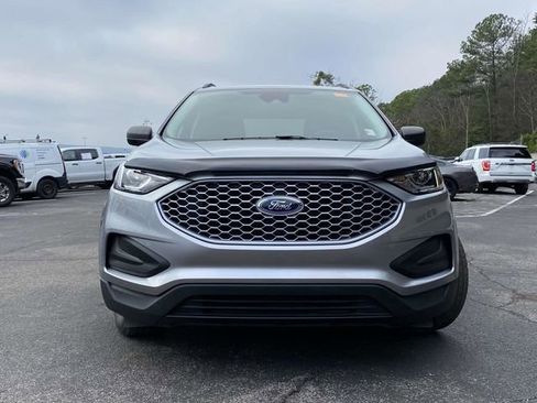 Certified 2024 Ford Edge SE image 9