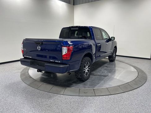 Used 2020 Nissan Titan SV w/ SV Convenience Package image 6
