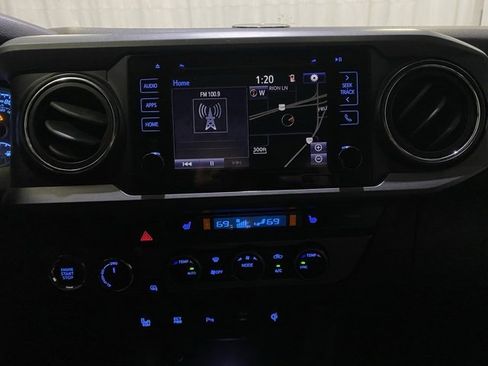 Certified 2017 Toyota Tacoma TRD Off-Road image 16